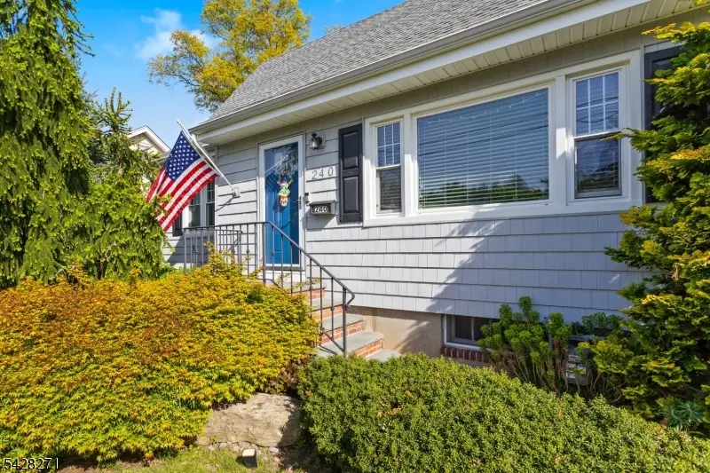 240 Beech Ave, Garwood, NJ 07027 - #3