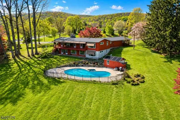17 Reese Ave, Hackettstown Town, NJ 07840