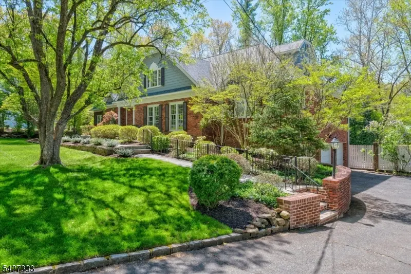57 Mohawk Rd, Millburn, NJ 07078 - #2