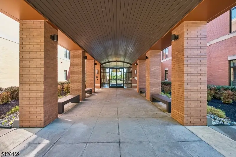 33 Green Village Rd3302 #3302, Madison, NJ 07940 - #3