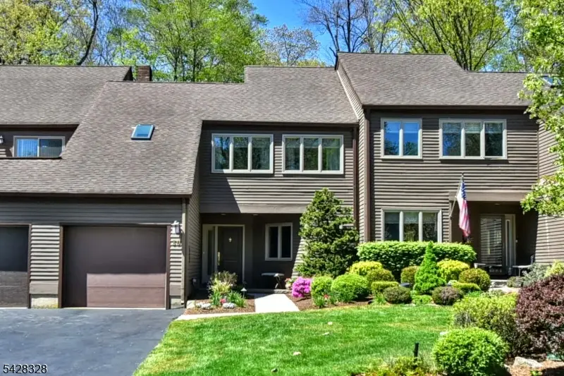 30 N Bayard Ln, Mahwah, NJ 07430 - #1