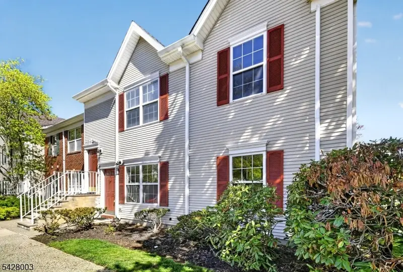 46 Stillwell Ct, Bradley Gardens, NJ 08807 - #2