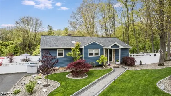 30 Foxcroft Rd, Parsippany-Troy Hills Twp., NJ 07834