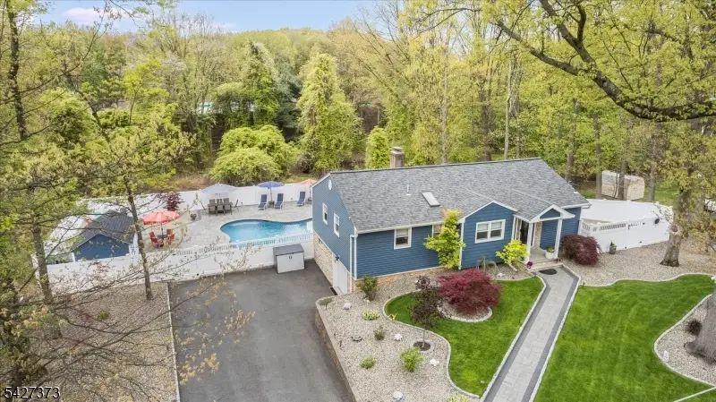 30 Foxcroft Rd, Rainbow Lakes, NJ 07834 - #3