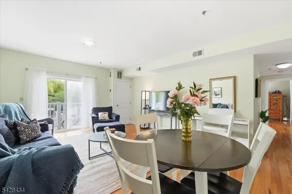 902 N 5th St #207, Newark City, NJ 07107