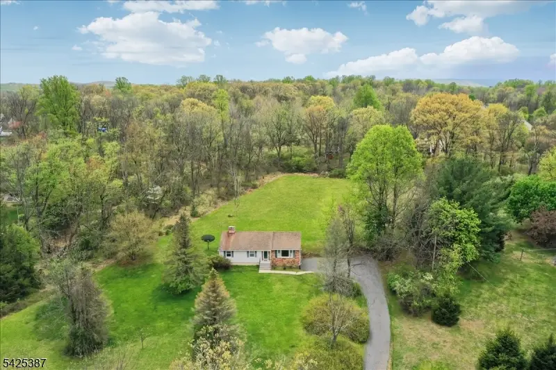 9 Symonds Lane, Lebanon, NJ 08826 - #2