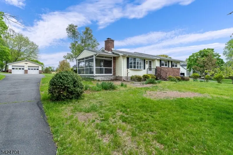 123 Lilac Dr, Clinton, NJ 08801 - #1
