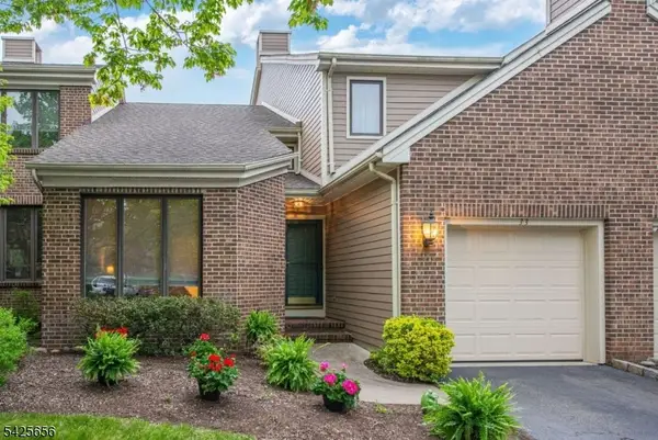 33 Waterford Dr, Montville Twp., NJ 07045