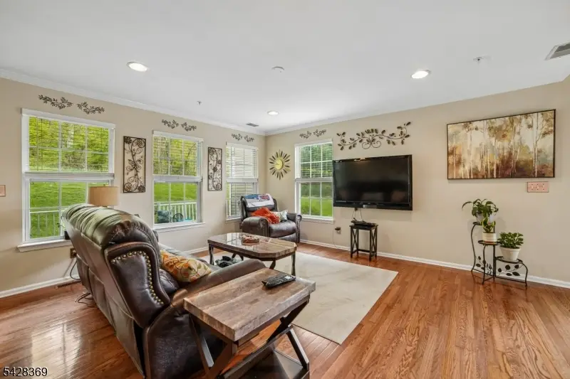 116 Wallace Ct, Dunellen, NJ 08812 - #3