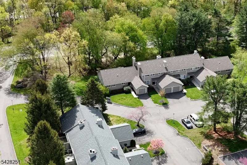 9 Parsons Ct, Mahwah, NJ 07430 - #3