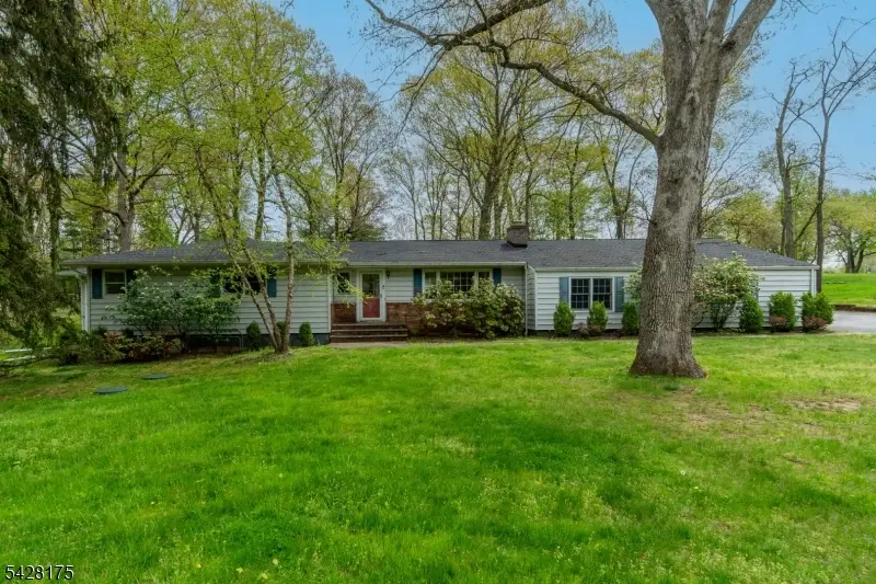 19 Floral Rd, Raritan, NJ 08822 - #1