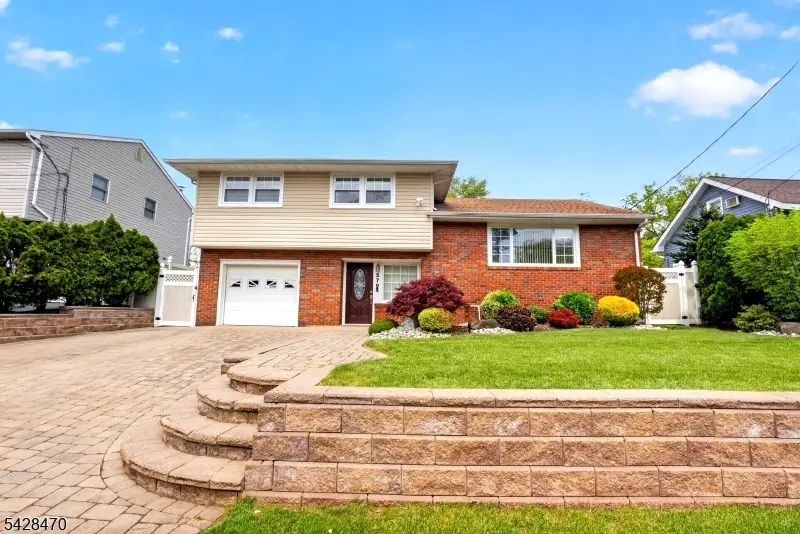 579 Grove St, Rahway, NJ 07065 - #1
