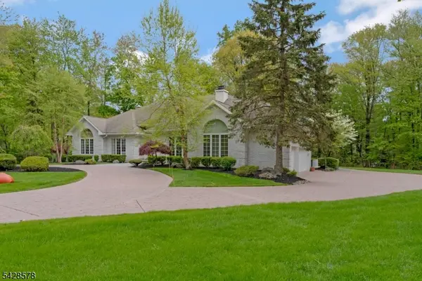 5 White Buck Run, Warren Twp., NJ 07059