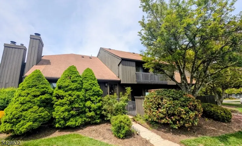 516 Westgate Dr, Edison, NJ 08820 - #1
