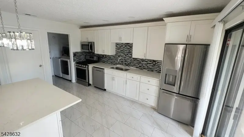516 Westgate Dr, Edison, NJ 08820 - #3