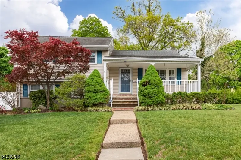 27 Fraley Dr, Franklin, NJ 08873 - #1