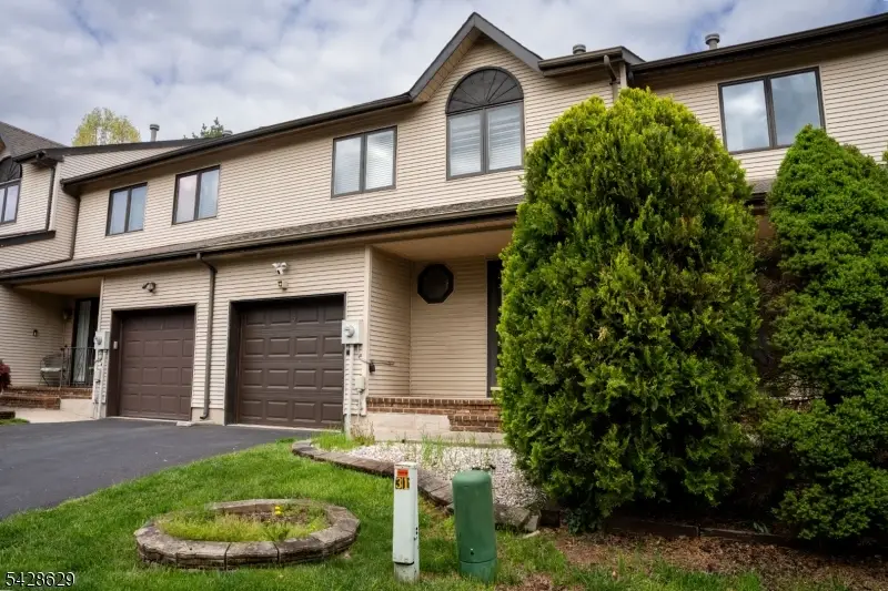 5 Elm Ter, Raritan, NJ 08822 - #2