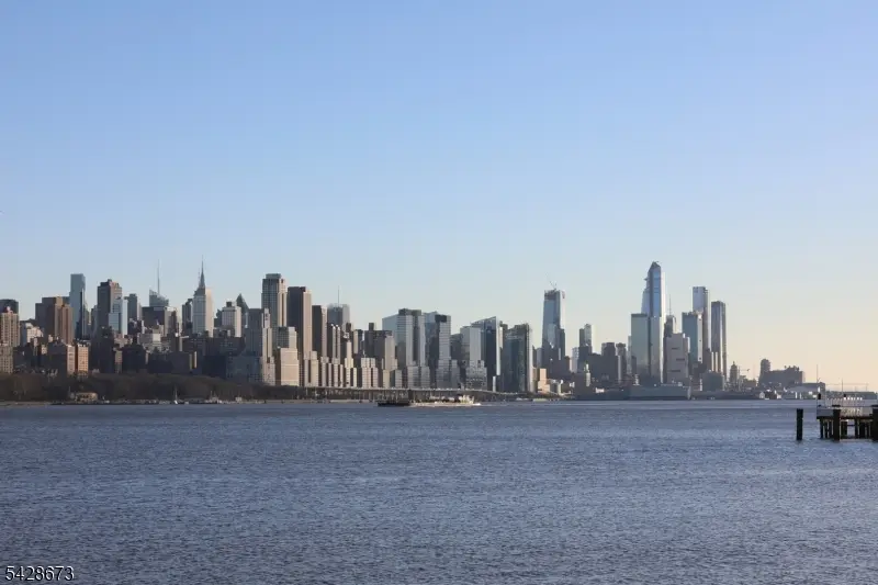 129 The Promenade, Edgewater, NJ 07020 - #1