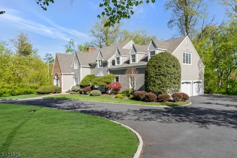 8 Waldron Dr, Martinsville, NJ 08836 - #3