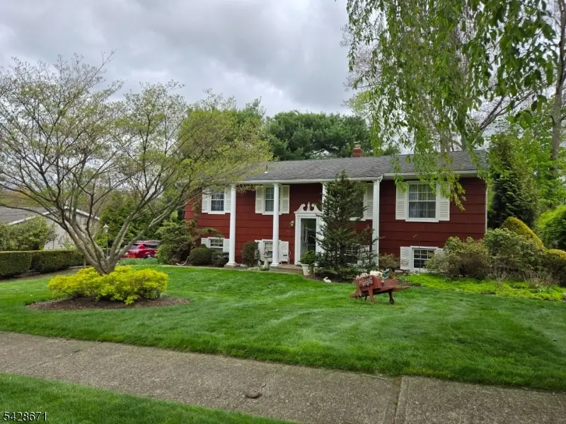 3 Perrelli Ln, Oak Ridge, NJ 07438 - #2