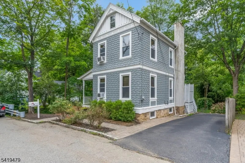 10 Thompson St, Bernardsville, NJ 07924 - #2