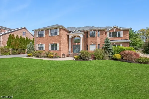 5 Francesca Ct, East Hanover Twp., NJ 07936