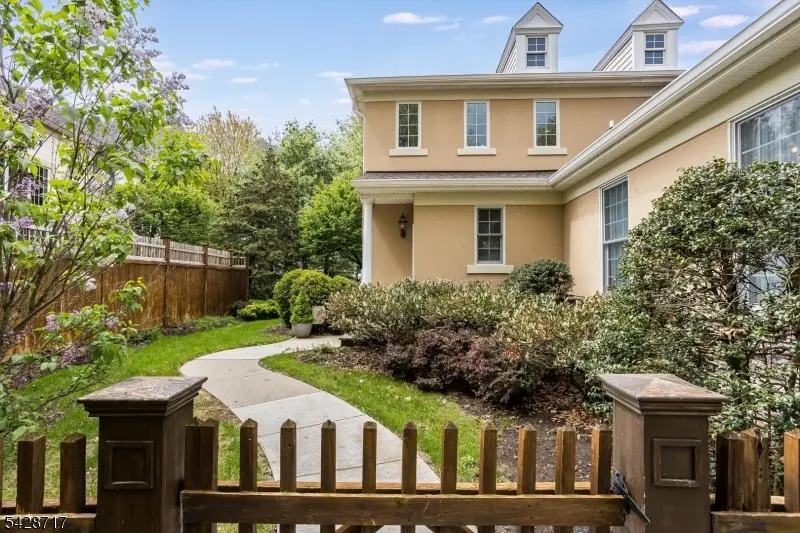 23 Wyckoff Way, Chester, NJ 07930 - #2