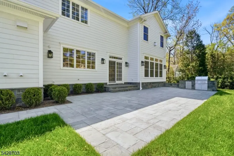 6 Benson Ct, Short Hills, NJ 07078 - #2