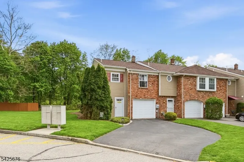 15 Dena Dr, Wanaque, NJ 07465 - #3
