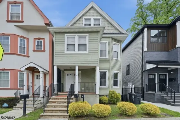 74 Hamilton St, East Orange City, NJ 07017