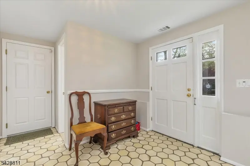 1075 Charles St, Mountainside, NJ 07092 - #3