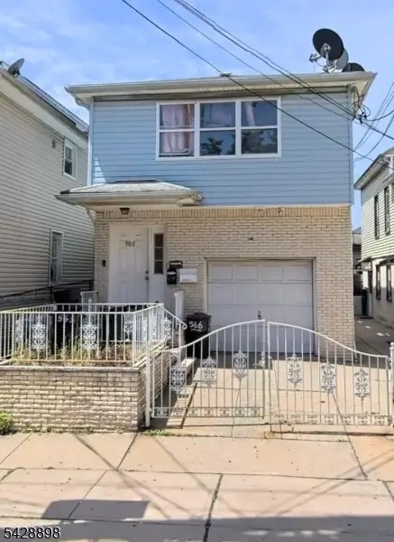 566 2nd Ave, Elizabeth City, NJ 07202