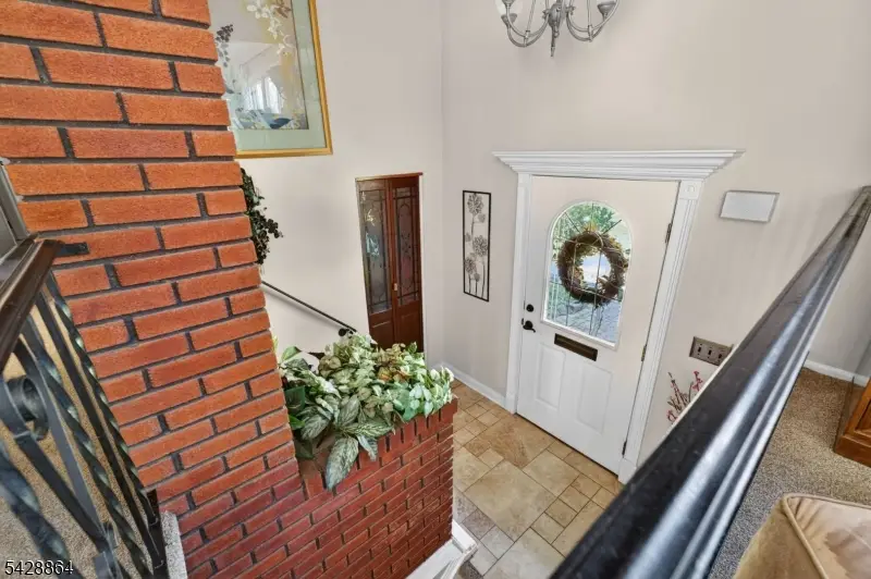 17 Lynn Ct, Hillsborough, NJ 08844 - #3