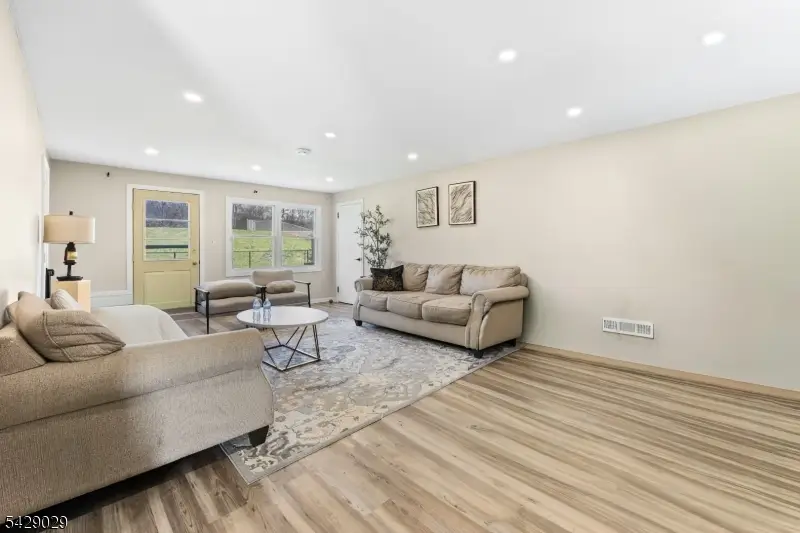 21 Starlit Dr, Middlesex, NJ 08846 - #3