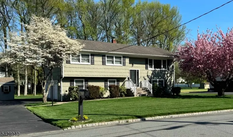 10 Cole Rd, Fairfield, NJ 07004 - #1