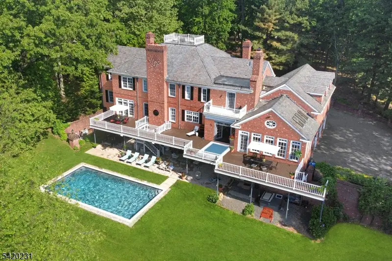 1 Hillview Drive, Tewksbury, NJ 08855 - #1