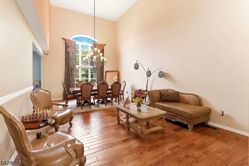 181 Glenwood Ave, Burlington, NJ 08016 - #2
