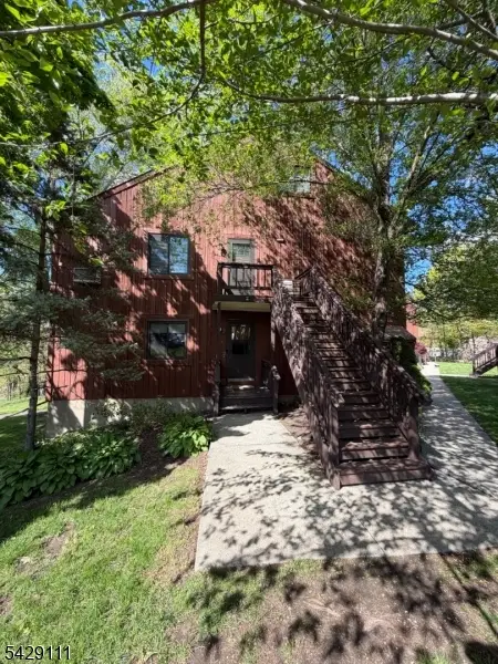 2 Falkenstein Dr #10, Vernon, NJ 07462 - #1