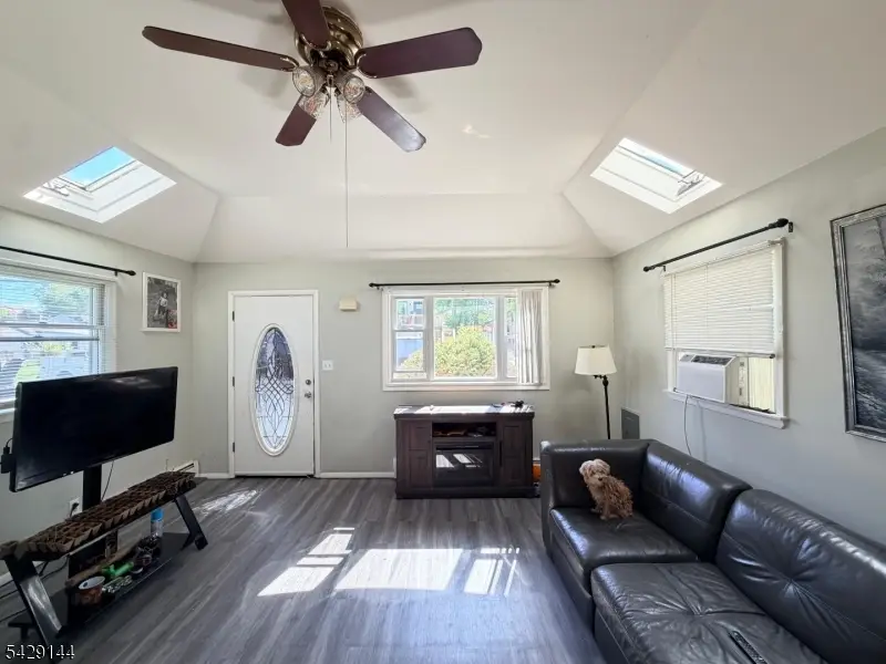 44 Salem Pl, Cliffwood, NJ 07721 - #2