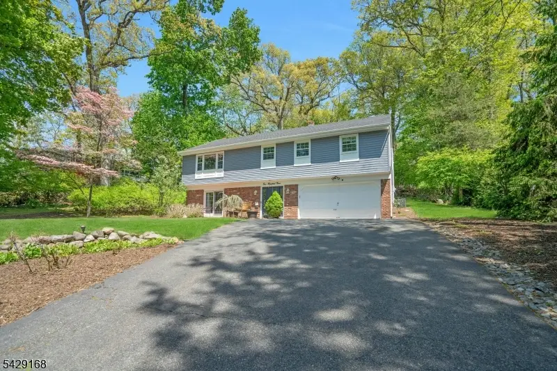 109 Malcolm Rd, Mahwah, NJ 07430 - #3