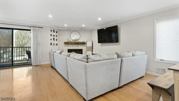42 Triumph Ct A #A, East Rutherford Boro, NJ 07073