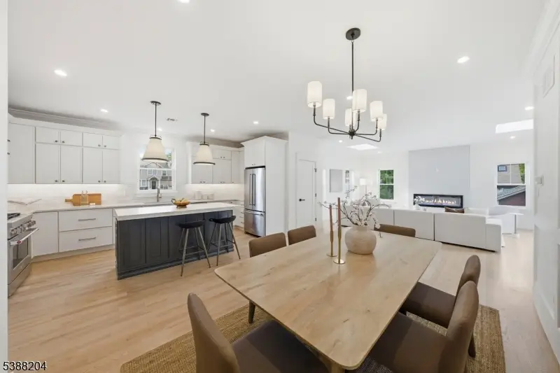 8 Lionel St, Clark, NJ 07066 - #3