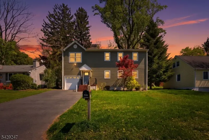 31 Lakeview Rd, Lake Mohawk, NJ 07871 - #1