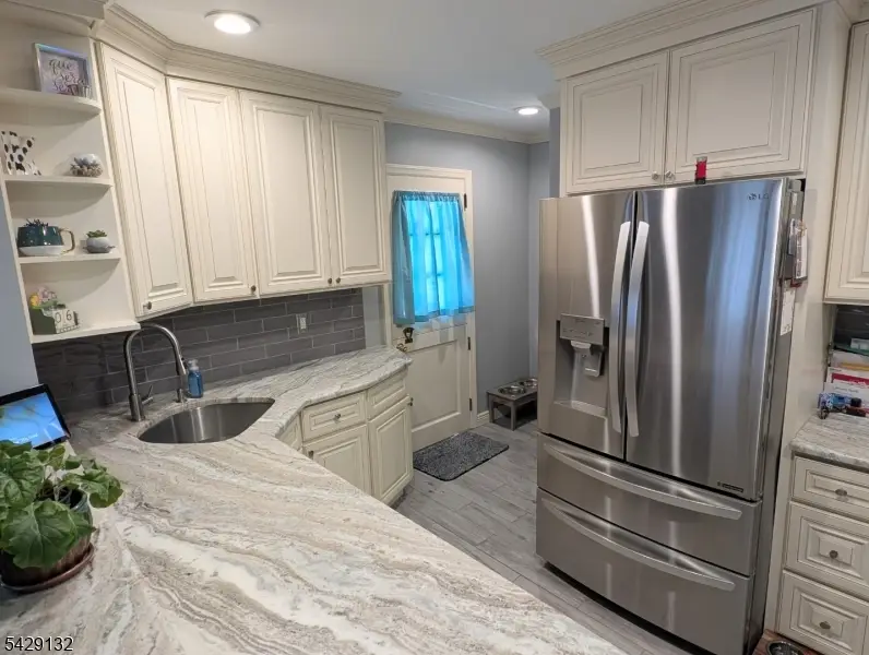 19 Kathryn St, Clark, NJ 07066 - #3
