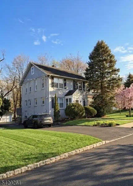 12 Winding Way, West Orange Twp., NJ 07052