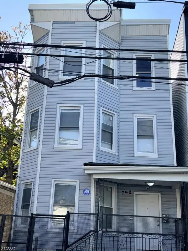 790 E 18th St, Paterson City, NJ 07501