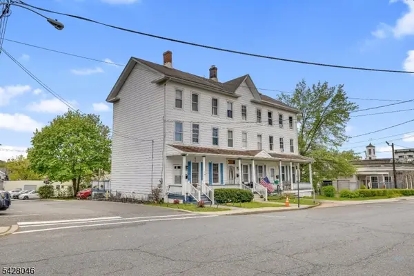 17 E Church St, Washington Boro, NJ 07882