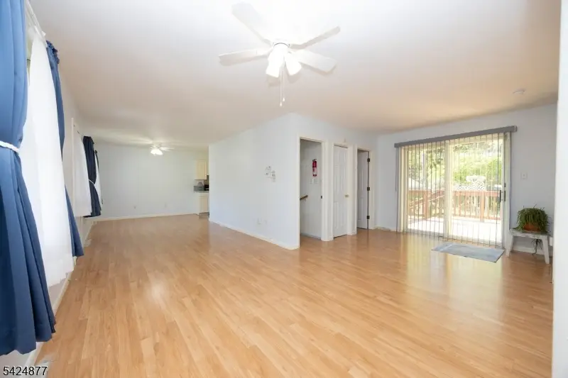 8 Dale Trl, Hopatcong, NJ 07843 - #3