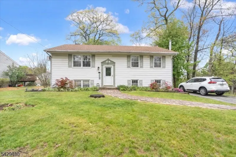 39 Post Brook Rd, West Milford, NJ 07480 - #1