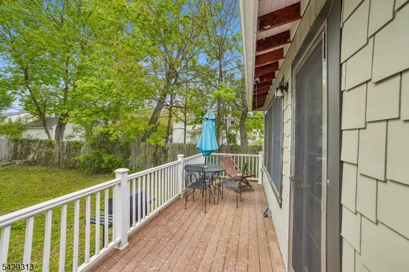 8 Brookside Pl, Livingston, NJ 07039 - #3